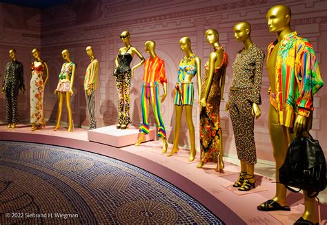 retrospektive versace|versace retrospective.